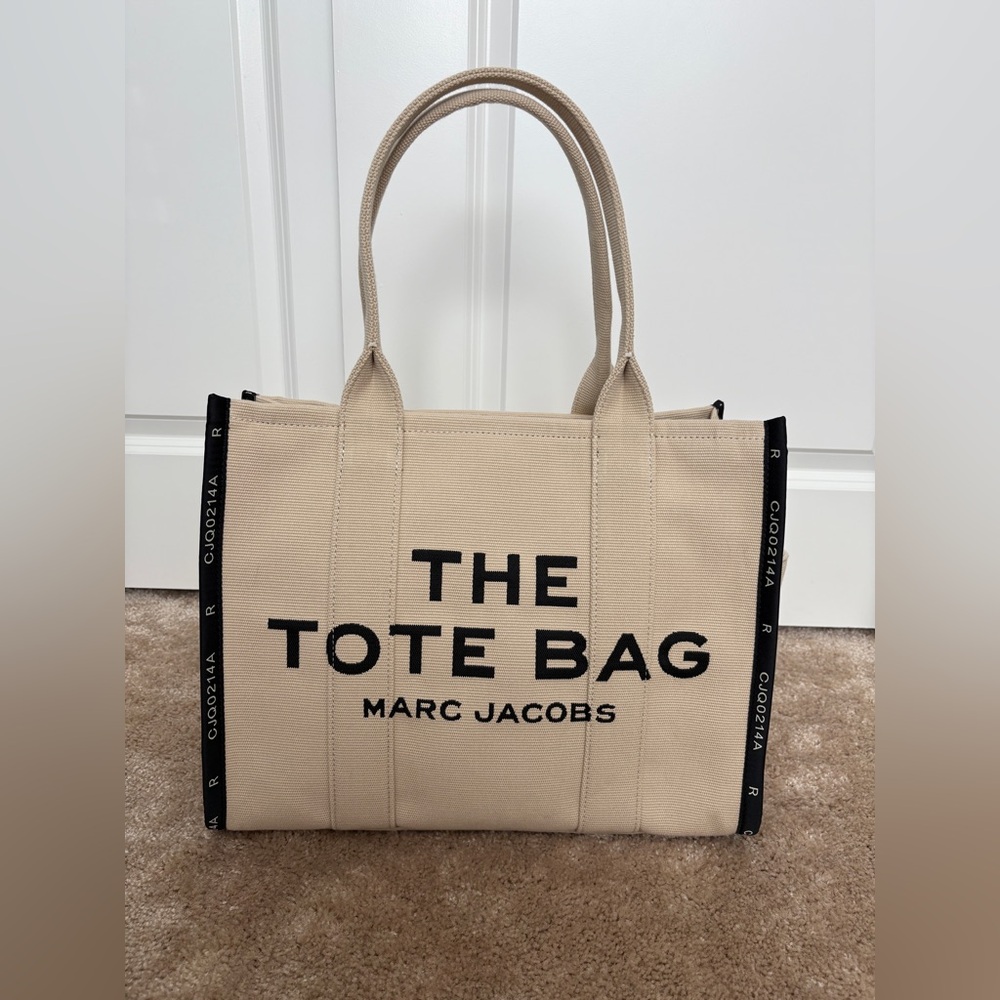 Marc Jacobs Jacquard Large Tote Bag in Warm Sand